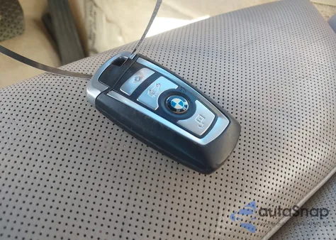 2011 BMW 750Li z USA, uszkodzony, nr VIN WBAKB8C56BCY65532